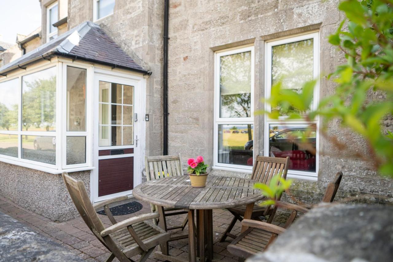 Seaview House - A Traditional Home By The Beach Nairn Exterior photo